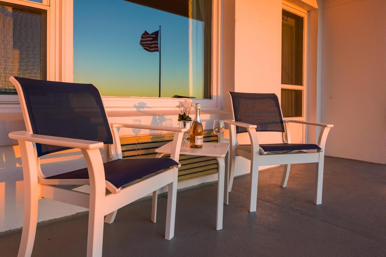 Atlantis Oceanfront Inn Gloucester Exterior photo