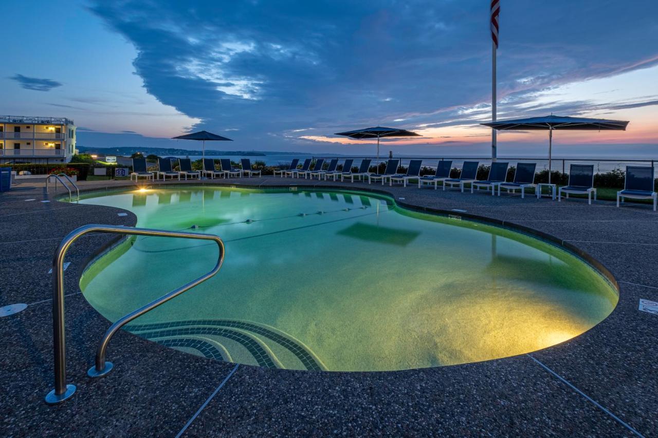 Atlantis Oceanfront Inn Gloucester Exterior photo
