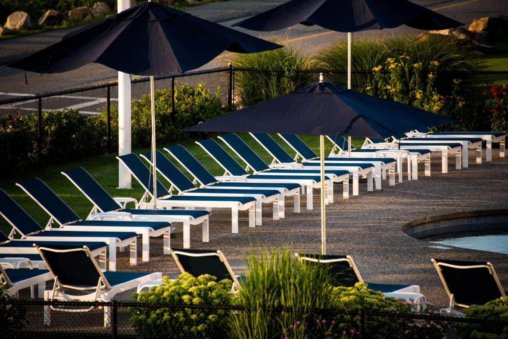 Atlantis Oceanfront Inn Gloucester Exterior photo